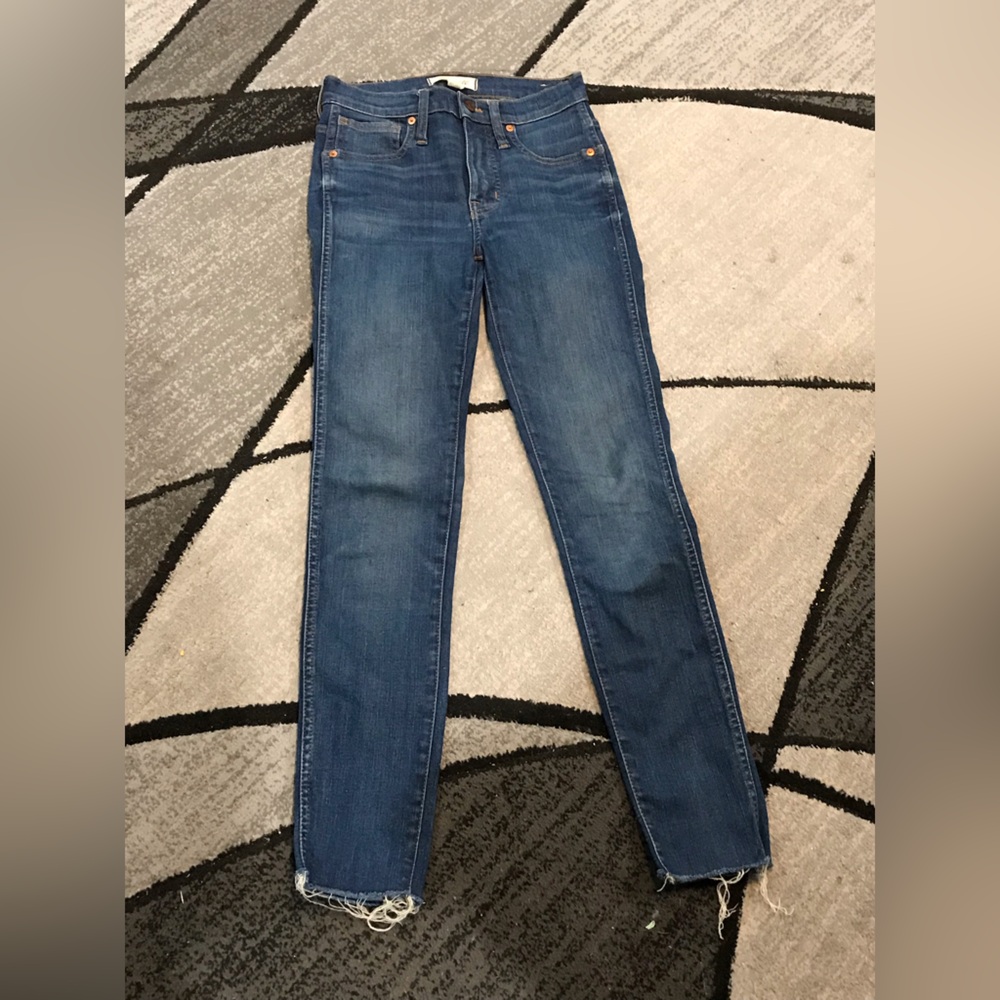 23. Madewell 9” high rise skinny Jeans size 24